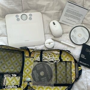 Wacom Bamboo Fun CTE-450 graphics drawing tablet with Vera Bradley Case